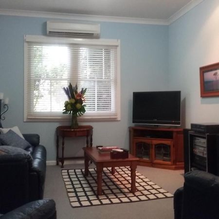 Langley Cottage B&B คูนาแบราบรัน ภายนอก รูปภาพ